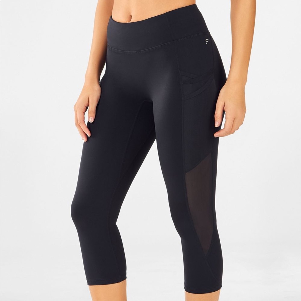 Fabletics Black Mid-Rise Pocket Crop Leggings